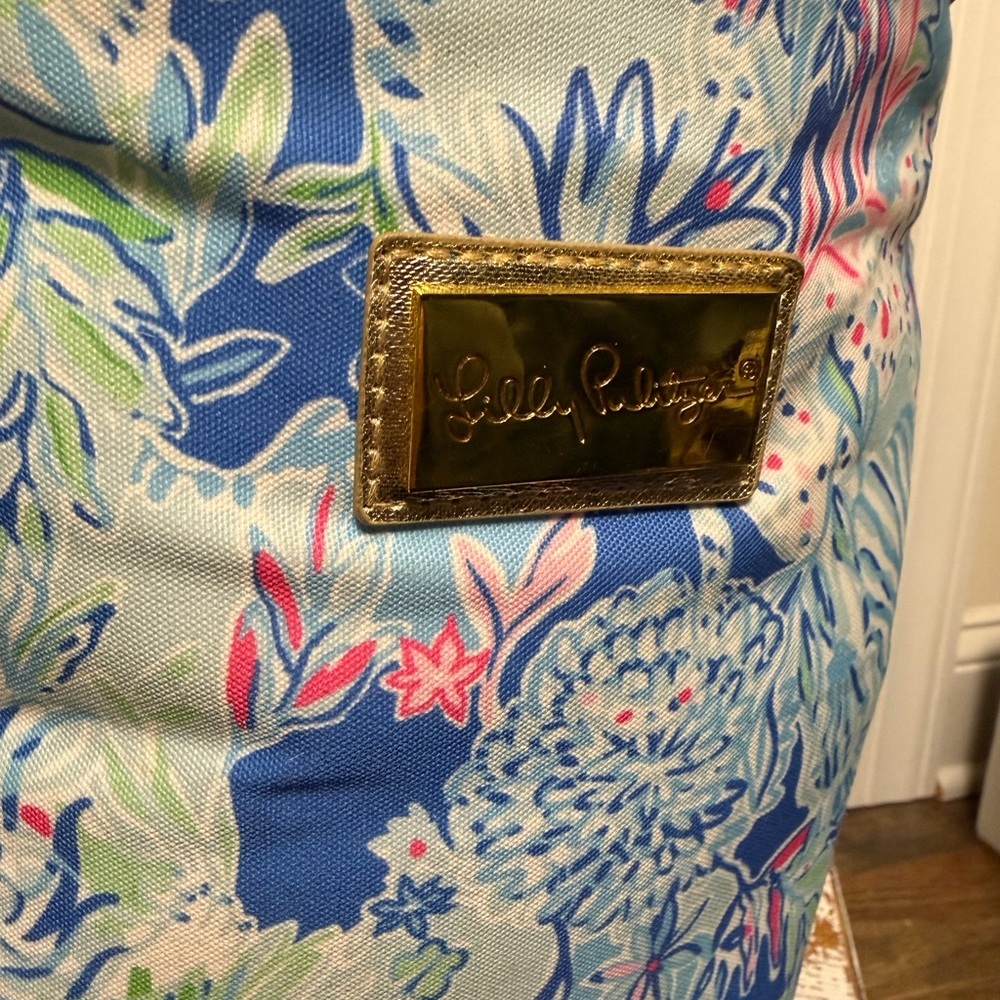 Lilly Pulitzer blues, pinks and greens beach, picnic or pool cooler bag - Picture 3 of 6